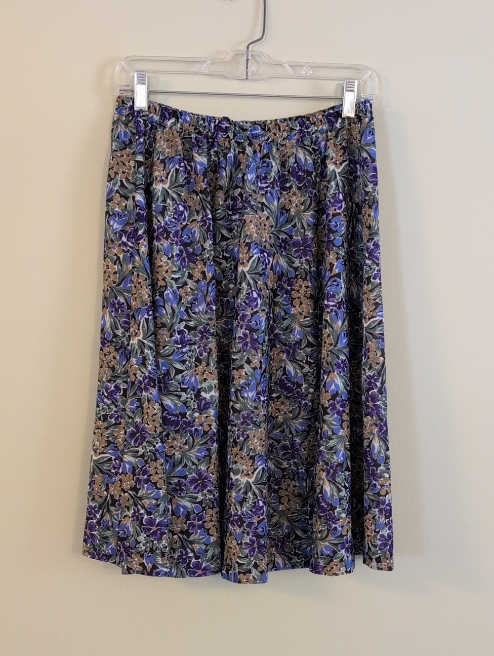 Elastic-Waist Floral A-Line Skirt in Purple and Tan